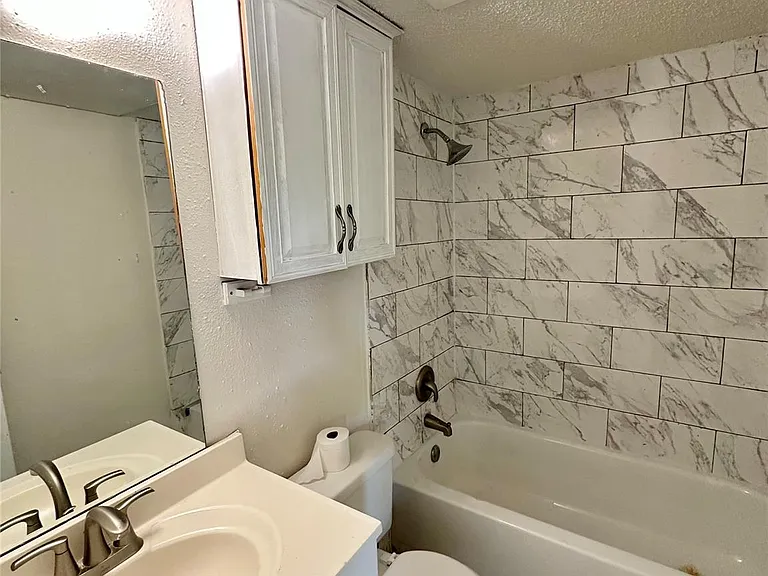 4322 Gillis St #204 — Photo 18