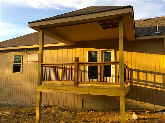 2nd image of 325 Deer Dr