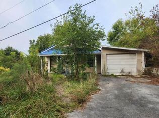 108 S 8th St, Middlesboro, KY 40965