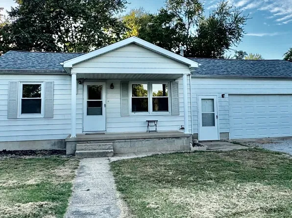114 Fairview Dr, Carmi, IL 62821