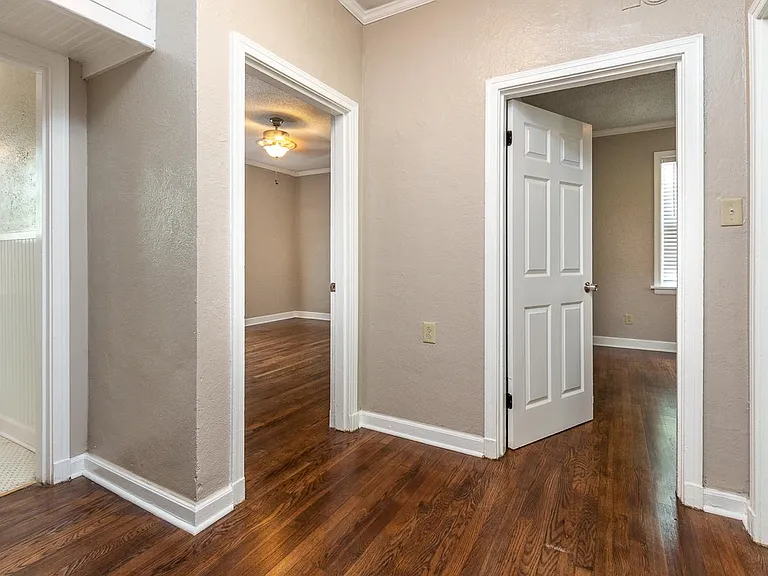 956 Biggs St — Photo 7