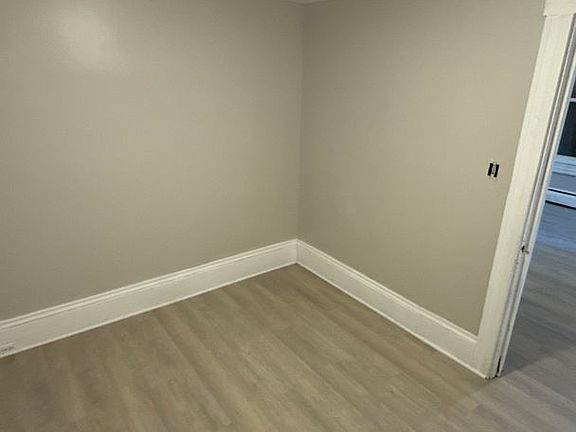 4th image of 7812 Elton Ave #7812