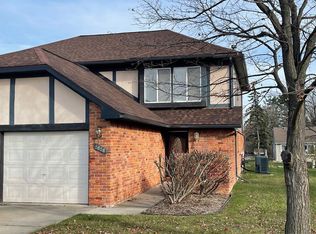 5858 Niles Dr, Troy, MI 48098