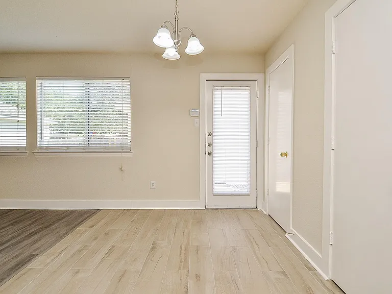 3935 Federal Ln — Photo 15