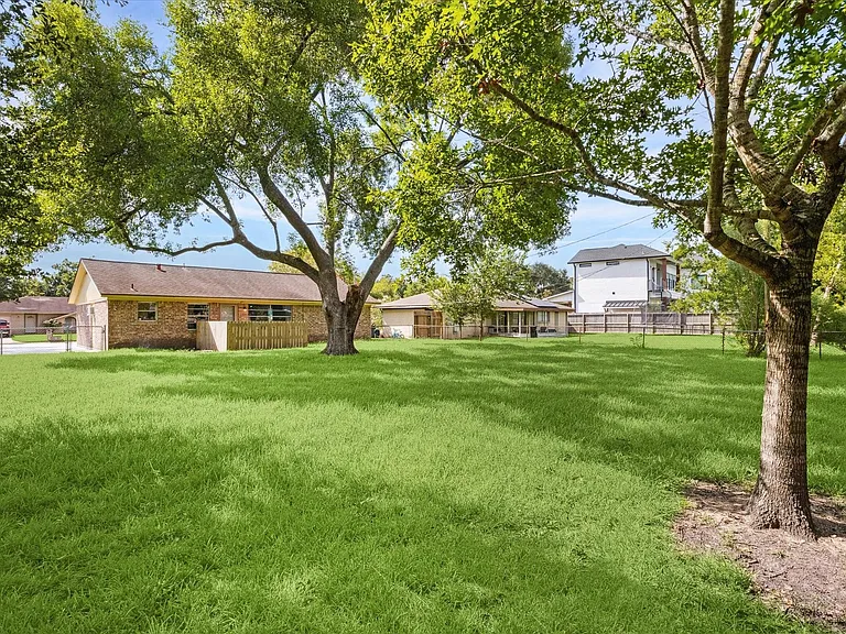 108 Annette Ln — Photo 11