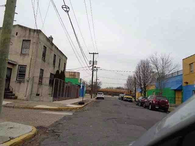 2nd image of 916 No 8 St