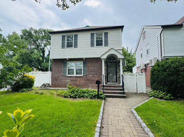 56 Ave&217 St, Oakland Gardens, NY 11364