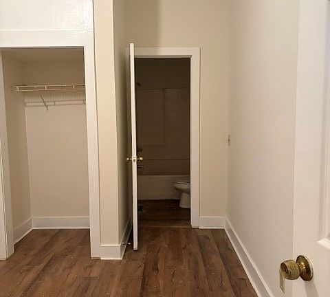2nd image of 818 W 35th St