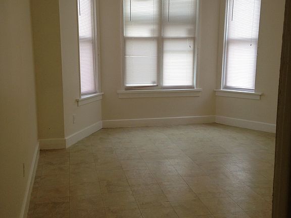 2nd image of 1133 W Bryn Mawr Ave #2E