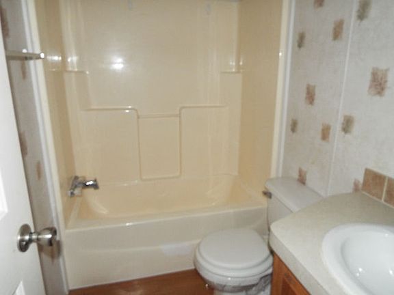 3rd image of 2604 County Road 426f