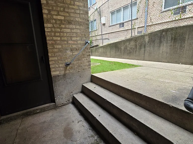 7326 N Ridge Ave #1W — Photo 5