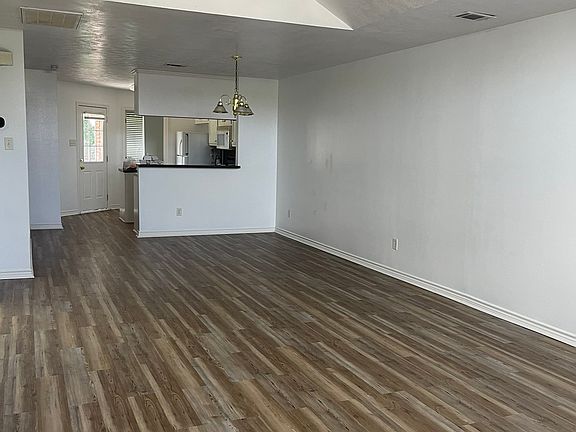 3rd image of 1008 Sun Meadow Ct
