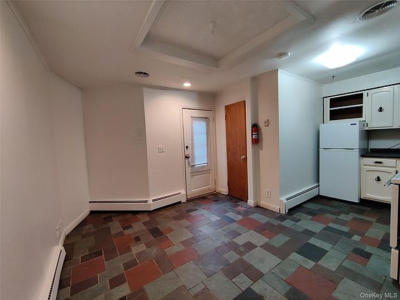 4th image of 81 Vineyard Ave #81C