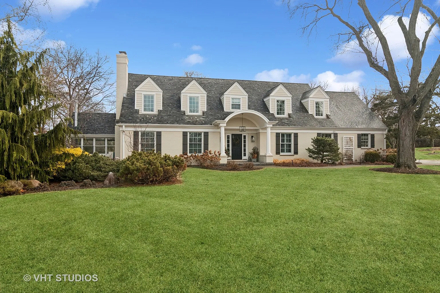 225 Plymouth Dr photo 1