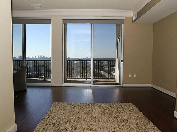 3rd image of 3333 Allen Pkwy Unit 1907