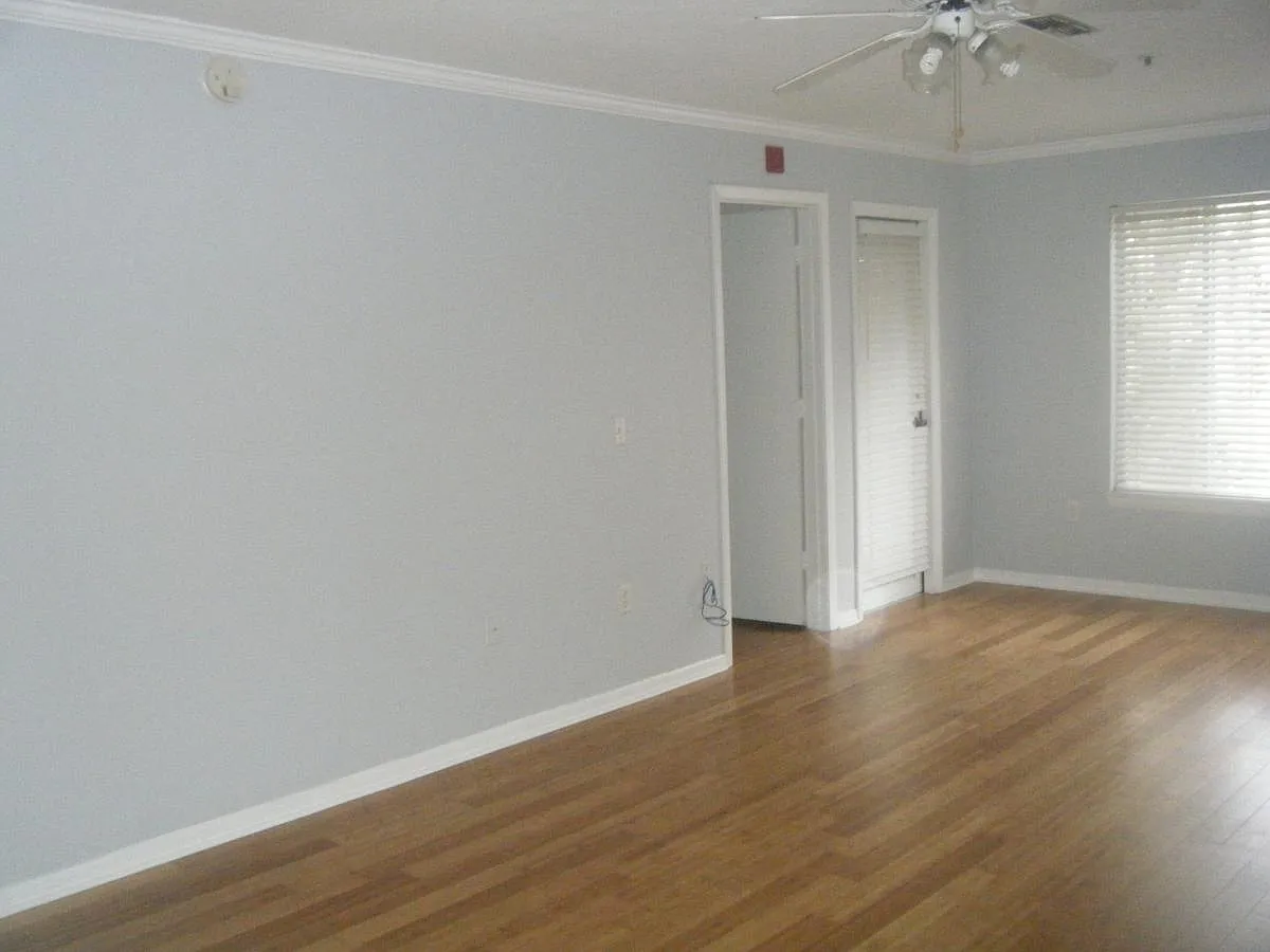 3800 SW 20th Ave — Photo 2