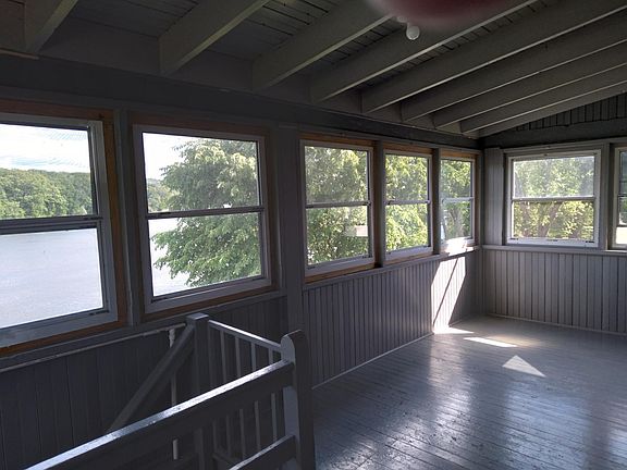4th image of 161 3rd St Floor 2