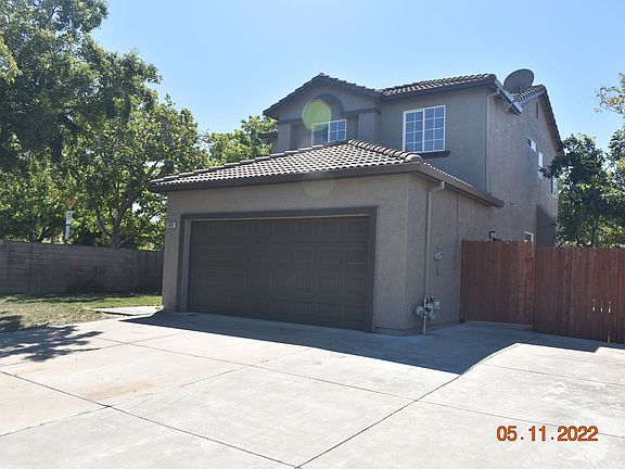 2nd image of 2882 Horsetail Dr