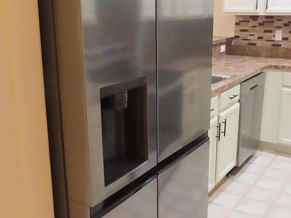 5th image of 1050 Venetian Dr Unit 104
