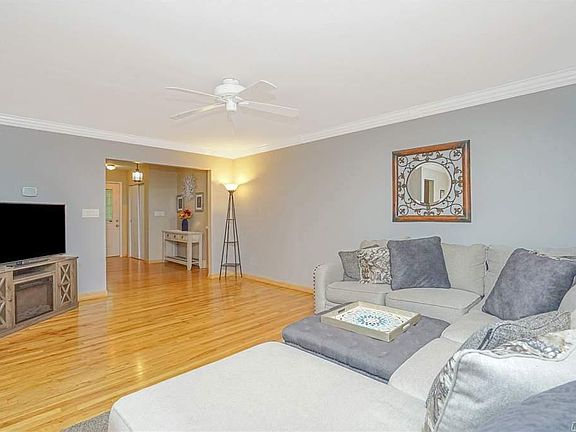 5th image of 48 Derby Pl