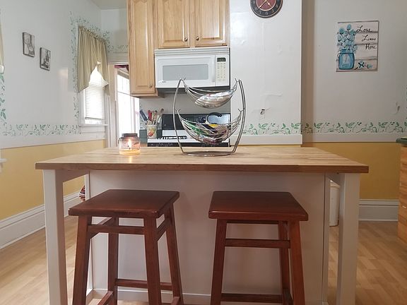 5th image of 924 Hennepin St