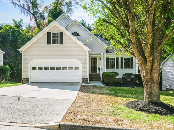 204 Kenilworth Pl, Chapel Hill, NC 27516