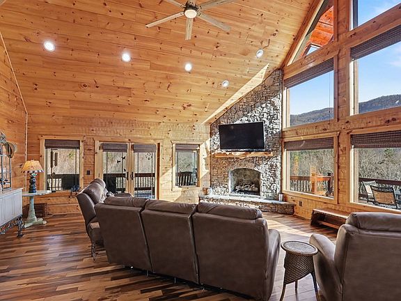 14th image of this home