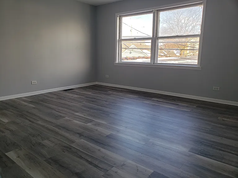 220 W Oneida Ave — Photo 6