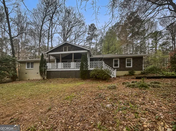 5530 Valley Brook Rd SE, Mableton, GA 30126