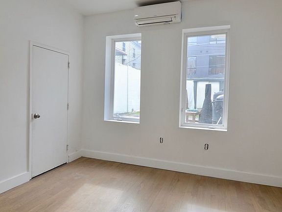 2nd image of 122 Putnam Ave APT 2