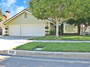 950 W Westridge Ct, Upland, CA 91786