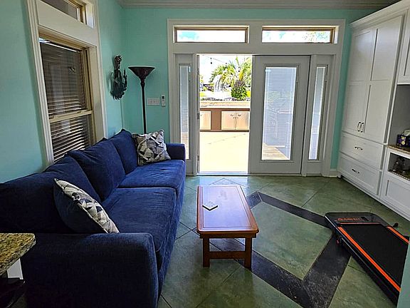 5th image of 817 Carrozza Ln
