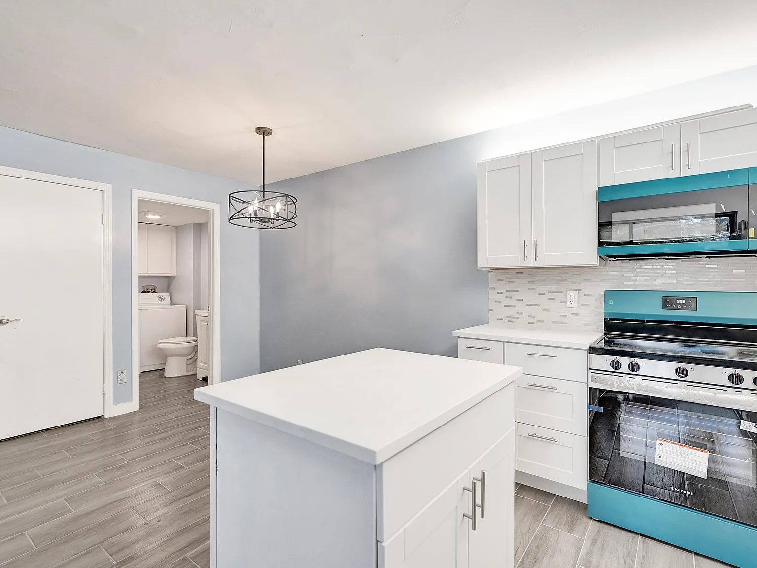 2 bed, 2.5 bath, 1372 sqft, $2,900 — Photo 2