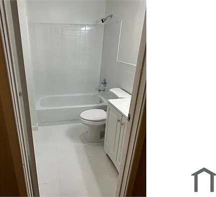 5 bed, 1600 sqft, $2,460 — Photo 4
