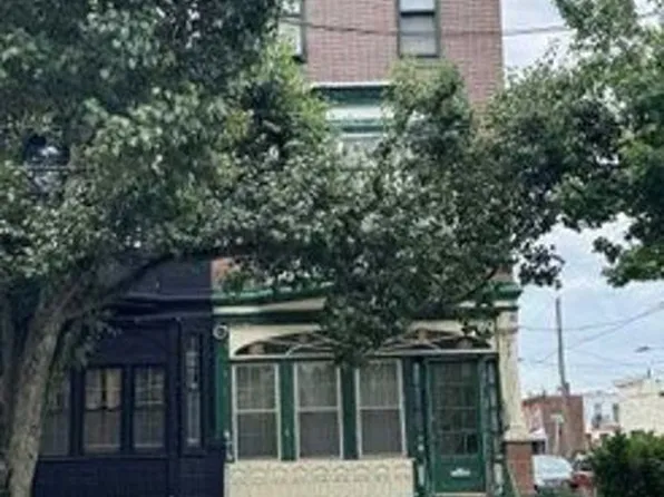 6312 Vine St, Philadelphia, PA 19139