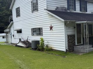 2573 Black Diamond Hwy, Welch, WV 24801