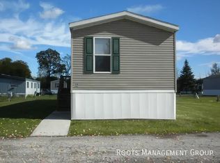 703 Hatfield Dr #144, Bay City, MI 48708