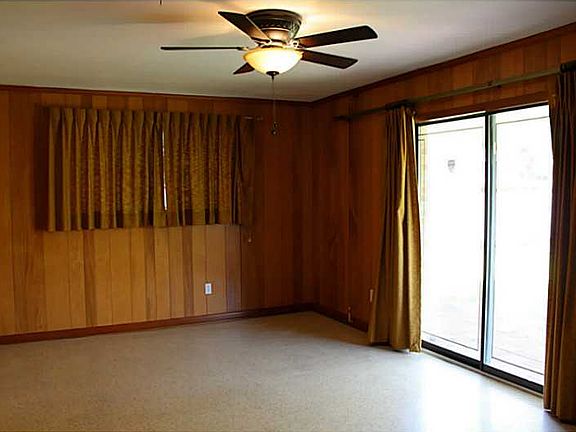 3rd image of 2480 Hyman Pl
