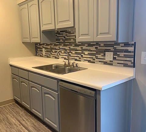 2nd image of 224 S Clovis Ave APT 113