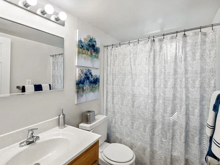 Gwynn Oaks Landing Apartments and Townhomes — Photo 11