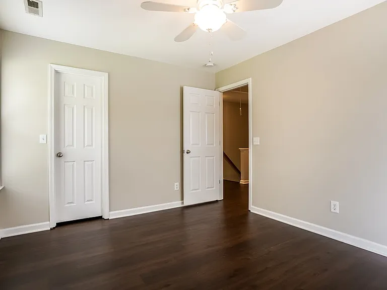 6412 Willowlawn Dr — Photo 14