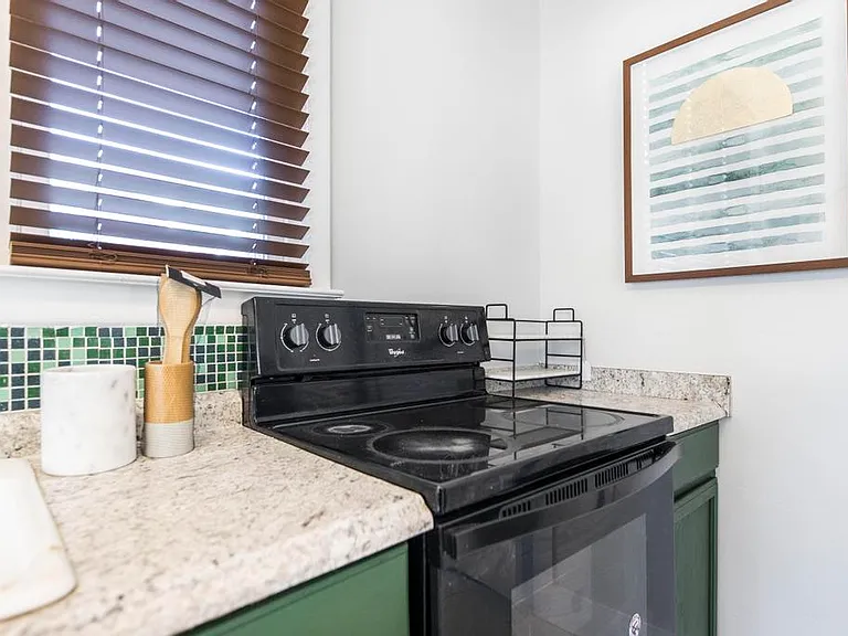 307 Persons St #4 — Photo 12