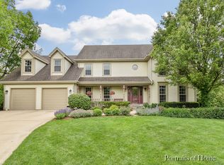 121 Christina Cir, Wheaton, IL 60189