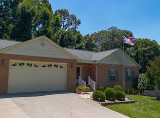 985 E Brentwood Dr, Morristown, TN 37814