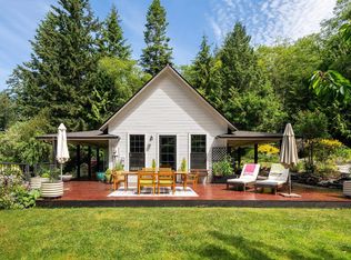 822 Captains Way, Bowen Island, BC V0N 1G2