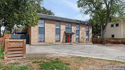 221 E Craig Pl #1 Photo 1