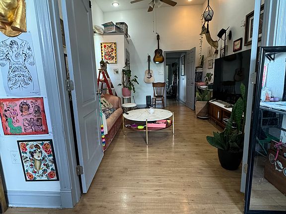 5th image of 1131 Louisa St