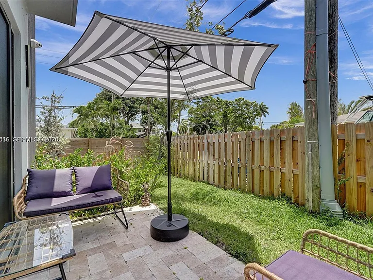 1617 NE 11th St #Townhouse 1 — Photo 14