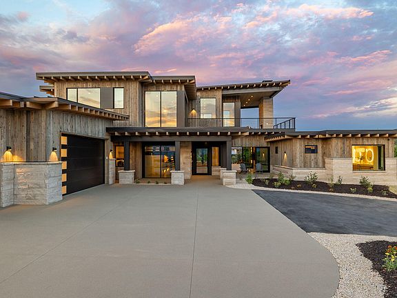 3rd image of 2022 E Painted Bluff Cir