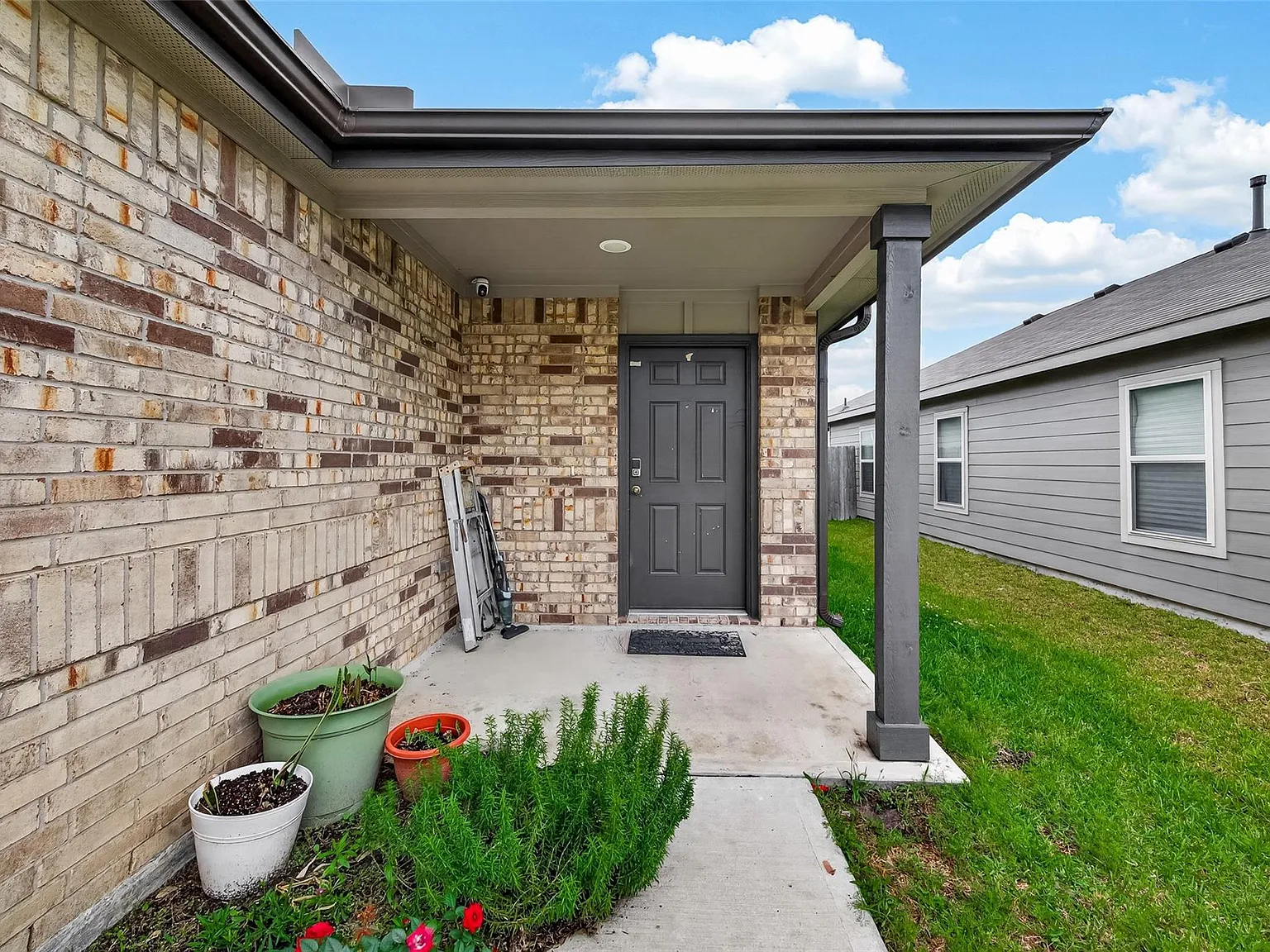 3 bed, 1406 sqft, $2,000 — Photo 4
